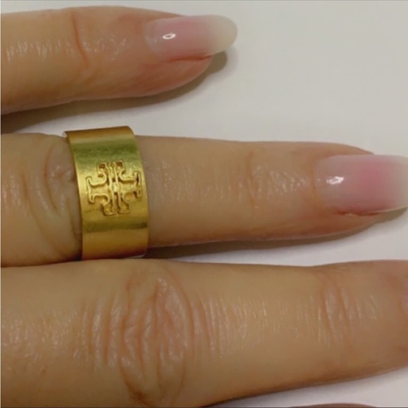 Tory Burch Britten style wide Ring - Picture 4 of 7